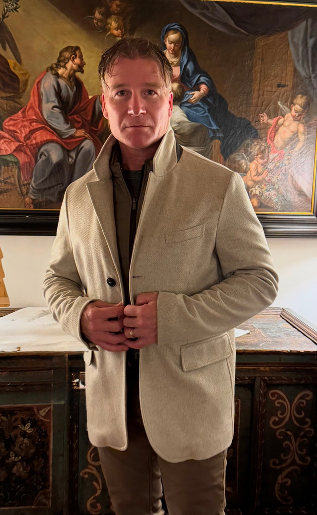 Bergen Of Norway Men’s Cashmere Wool Blazer Jacket in Beigen luxury men’s clothing Made in Italy