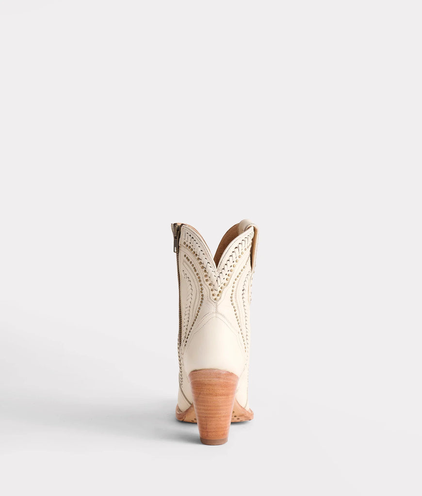 Lucchese Women's White Ankle Shanae Boot M6091 SS25