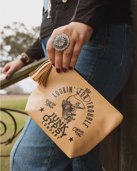 Lookin' for Trouble Pouch WJPO2720 SS26