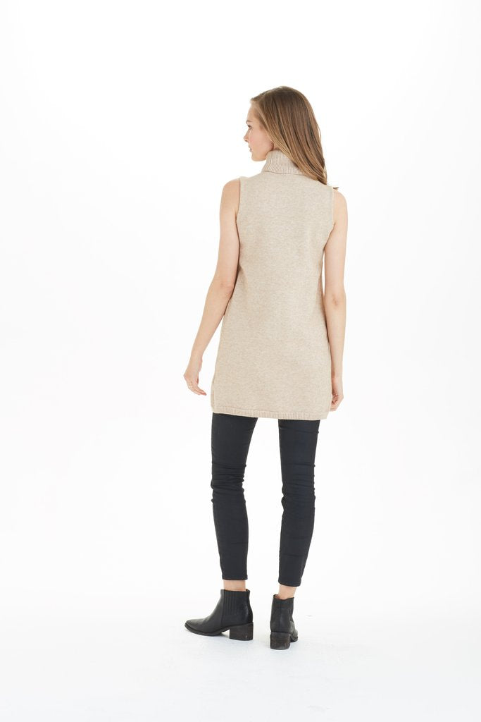 Love Token Noah Sleeveless Sweater in Oatmeal - Saratoga Saddlery & International Boutiques